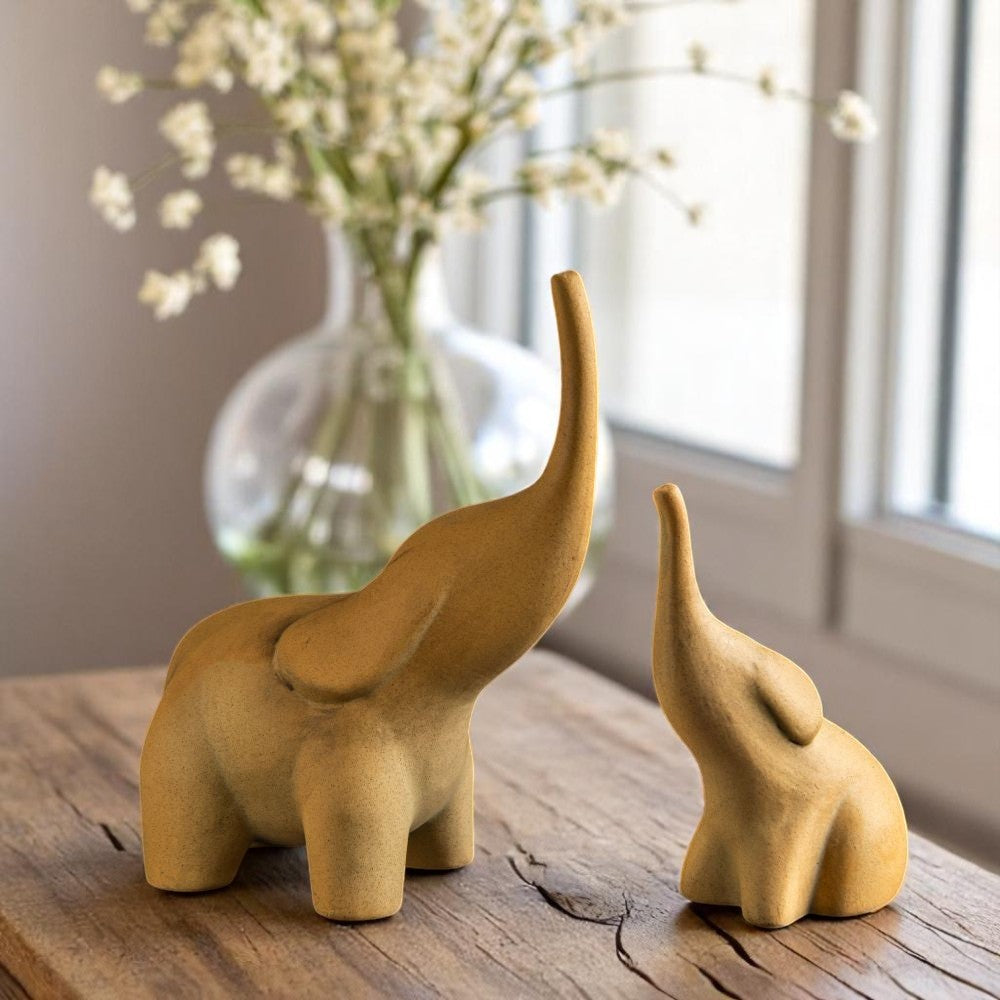 Displays & Figurines