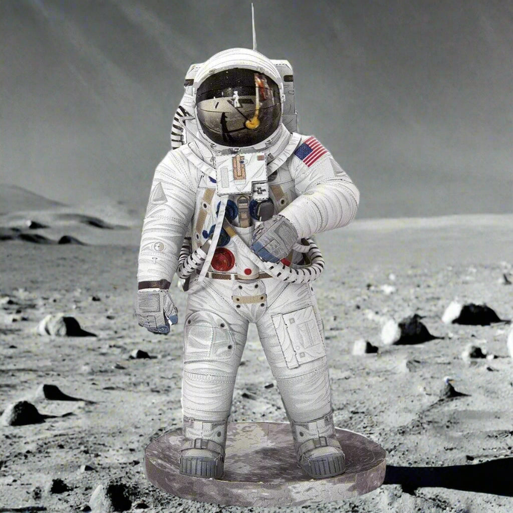 Metal Earth | Apollo 11 Astronaut | 3D Metal Model Kit