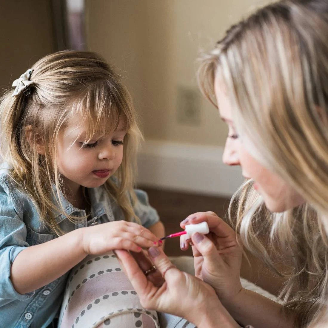 Piggy Paint Nail Polish Gift Set Rainbow Party