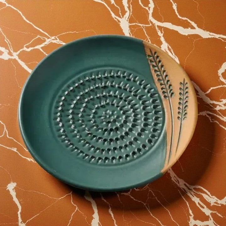 Stoneware Garlic Grate Plate